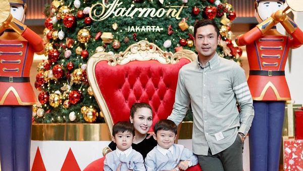 Gaya Selebriti Rayakan Natal
