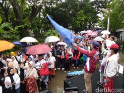 Ketua DPRD Makassar Rudianto Lallo Jalan Sehat Bareng Ribuan Warga Manggala
