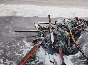 3 Kapal Motor Nelayan di Amfoang Hancur Dihantam Gelombang