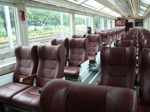 Tarif Kereta Panoramic: Jakarta-Bandung Rp 375.000, Bisa Sewa Satu Gerbong Tarif Kereta Panoramic: Jakarta-Bandung Rp 375.000, Bisa Sewa Satu Gerbong