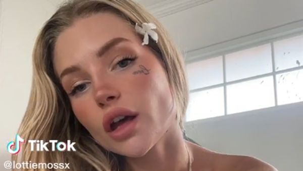 8 Foto Model Seksi Liburan di Bali, Tiba-tiba Bikin Tato di Wajah Saat Mabuk