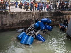 Mobil Tercebur ke Laut Pelabuhan Merak, Ini 7 Faktanya