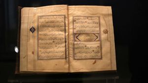 Melihat Pameran Kemegahan Kaligrafi Arab di Museum Seni Islam Mesir
