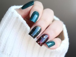 5 Inspirasi Nail Art Simpel nan Cantik untuk Rayakan Natal