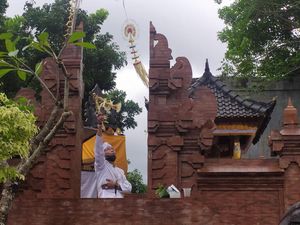 Musim Hujan Ugal-ugalan, Pawang pun Kebanjiran Orderan Musim Hujan Ugal-ugalan, Pawang pun Kebanjiran Orderan