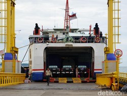 Sempat Disetop karena Cuaca Buruk, Pelabuhan Bajoe Kembali Beroperasi