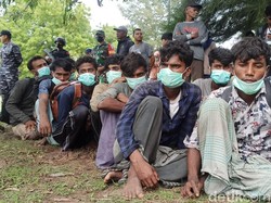 Ada Terpal UNHCR di Kapal Imigran Rohingya Terdampar di Aceh Besar