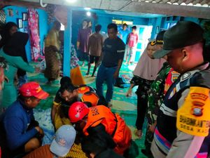 Nelayan Tenggelam di Natuna Ditemukan Meninggal Dunia Nelayan Tenggelam di Natuna Ditemukan Meninggal Dunia