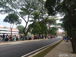 Banyak yang Kepo Wajah Baru TMII di Libur Natal, tapi Shuttle Bus Terbatas