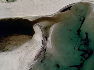 Lanskap Indah Saat Danau Mert dan Laut Hitam Bertemu