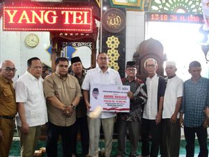 Andre Rosiade Janji Beri Ambulans untuk Masjid Tertua di Kota Padang