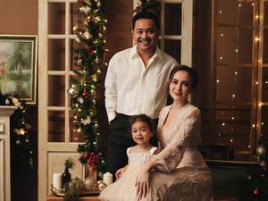 8 Gaya Artis Indonesia Rayakan Natal 2022, Sarwendah Pakai Piyama