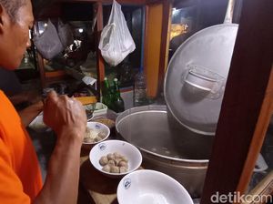 Sedapnya Bakso Kurdi yang Populer di Tasikmalaya Sedapnya Bakso Kurdi yang Populer di Tasikmalaya