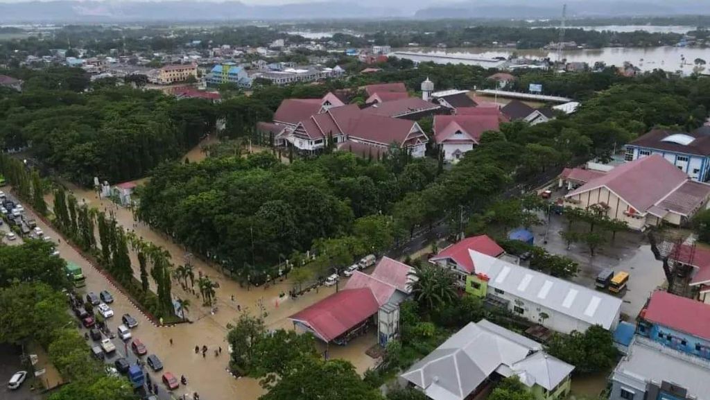 Penampakan Banjir Maros Rendam 4 Kecamatan hingga 9.000 KK Terdampak