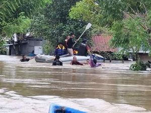Nahas Balita hingga Lansia Tewas Akibat Banjir Parah Terjang Maros