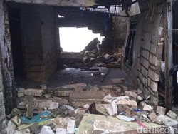 Gelombang Tinggi Terjang Pesisir Tuban, 3 Rumah Warga Rusak-Tanggul Jebol