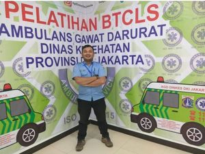 Cerita Driver Ambulans dan Ojol: Terima Motor Listrik hingga Mobil