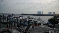 Cuaca Buruk, Pelabuhan Muara Angke Sepi Penumpang