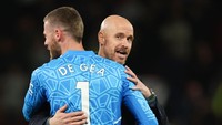 David De Gea masih menjadi andalan MU di musim pertama Erik ten Hag. Tapi sudah bisa diduga sosoknya tak sesuai visi manajer MU sejak musim lalu itu. Foto: Getty Images/Matthew Ashton - AMA