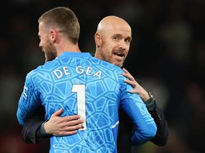 Saat Klub Manchester Campakkan Kiper Andalan: Dulu Hart, Kini De Gea