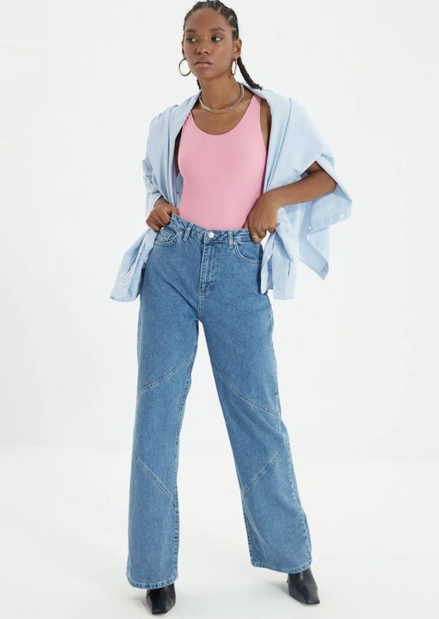 Denim / Foto: Zalora Fashion item yang harus kamu miliki di lemari kamu