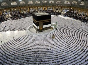 Calon Jemaah Haji 2023 di Atas 60 Tahun Wajib Dua Kali Booster COVID Calon Jemaah Haji 2023 di Atas 60 Tahun Wajib Dua Kali Booster COVID