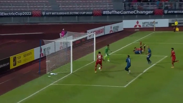 Hansamu Yama gagal mencetak gol mudah lawan Brunei Darussalam di Piala AFF 2022.