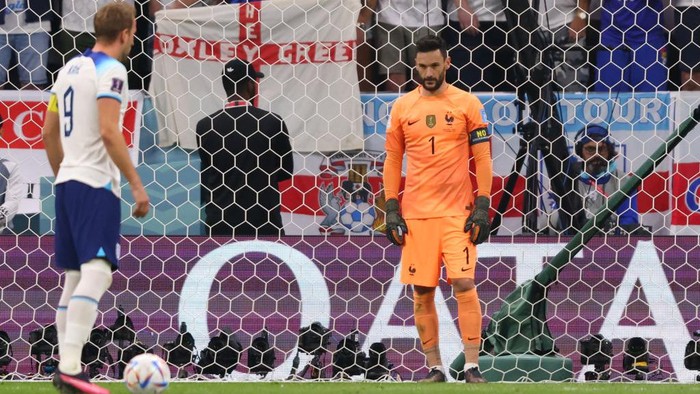 AL KHOR, QATAR - DECEMBER 10: Hugo Lloris of France stares down Tottenham Hotspur team mate Harry Kane before he takes a penalty during the FIFA World Cup Qatar 2022 quarter final match between England and France at Al Bayt Stadium on December 10, 2022 in Al Khor, Qatar. (Photo by Marc Atkins/Getty Images)