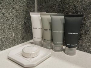 Sabun Batang Hotel yang Bekas Pakai Ternyata Enggak Dibuang, tapi... Sabun Batang Hotel yang Bekas Pakai Ternyata Enggak Dibuang, tapi...