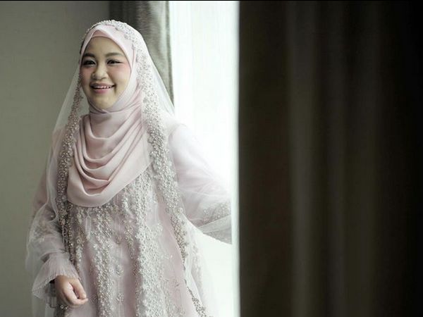 8 Foto Inspirasi Baju Pengantin Syari dari Pernikahan Fotografer Diera Bachir