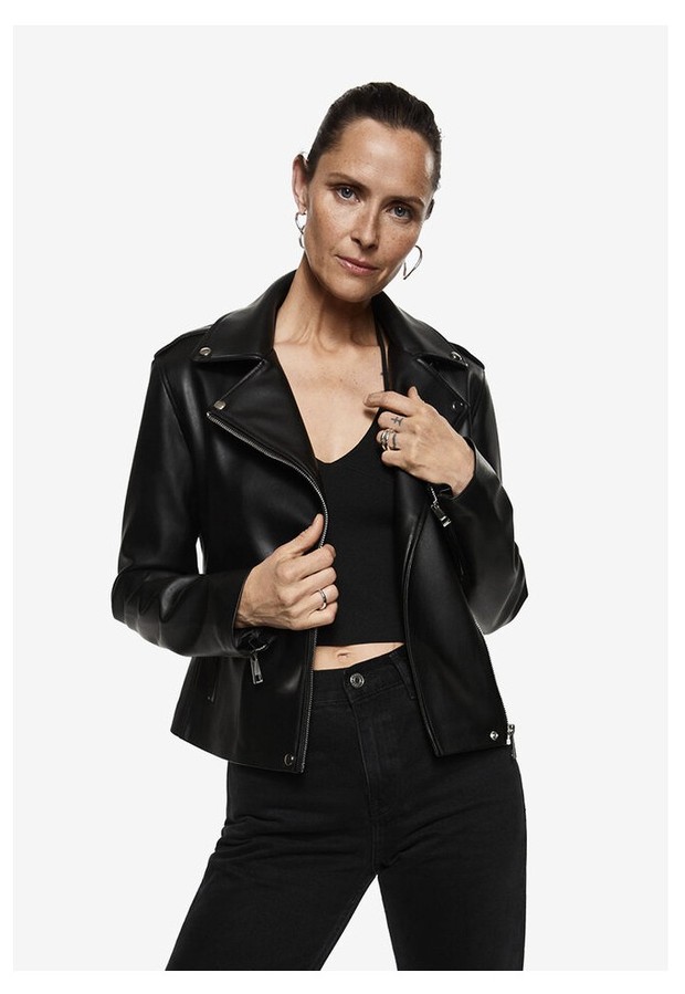 Jaket Kulit / Foto: Zalora Fashion item yang harus kamu miliki di lemari kamu