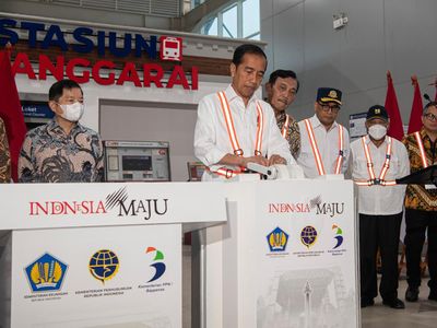 Jokowi Resmikan Revitalisasi Manggarai Tahap I, Stasiun Tersibuk di RI