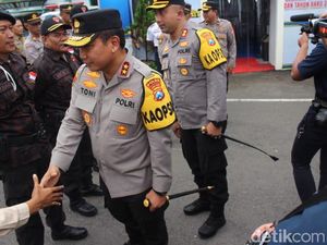 Cek Pengamanan Nataru di Jombang, Kapolda Jatim Semangati Anggota Lapangan Cek Pengamanan Nataru di Jombang, Kapolda Jatim Semangati Anggota Lapangan
