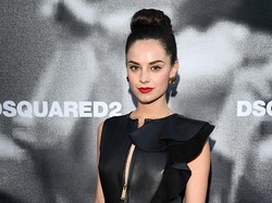 Song Joong Ki Pacari Wanita Bule, Netizen Sebut Namanya Katy Saunders