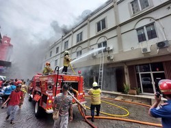 2 Ruko di Pademangan Jakut Terbakar, 15 Unit Mobil Damkar Dikerahkan