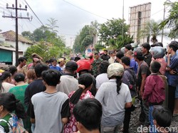 Motor Supra Tertabrak KA hingga Terseret 1 Km di Kota Probolinggo-3 Tewas