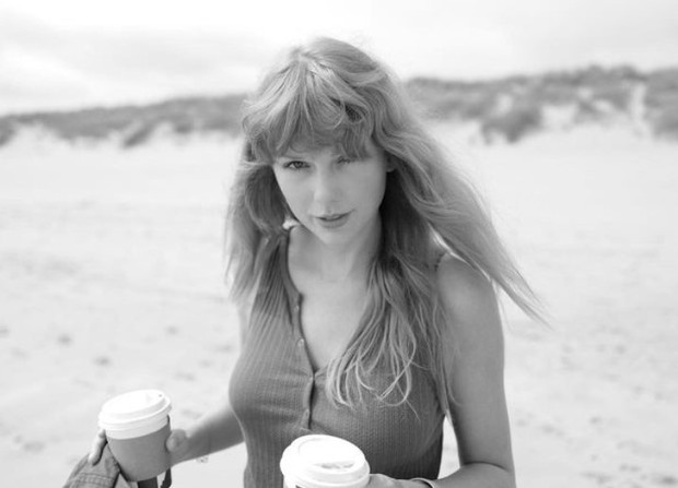 Lagu album midnight sesuai zodiak/foto: instagram.com/taylorswift Snow on the beach adalah zodiak Aquarius yang disukai banyak orang karena keunikan dalam dirinya.