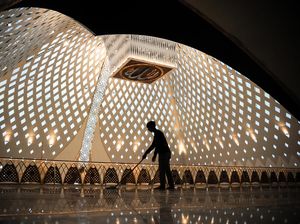 Mengintip Masjid Al Jabbar Bandung Jelang Diresmikan