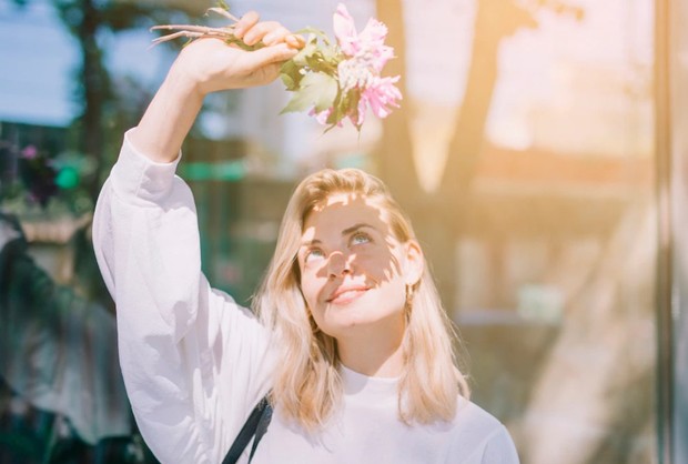 Mengambil pembelajaran ketika cinta ditolak agar tidak fokus menyalahkan orang lain.
