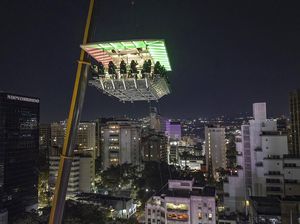 Mirip di Jakarta, Begini Sensasi Makan di Resto Melayang Venezuela