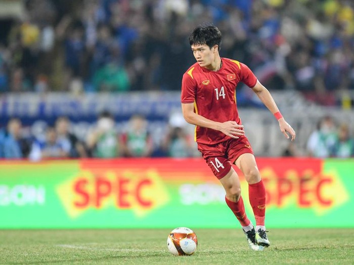 HANOI, VIETNAM - 2022/05/22: Duc Hoang Nguyen of Vietnam in action during the Sea Games 2022 match between Thailand and Vietnam at My Dinh National Stadium. Final score; Thailand 0:1 Vietnam. (Photo by Amphol Thongmueangluang/SOPA Images/LightRocket via Getty Images)