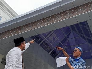 Ornamen Batik di Kantor Pemkab Brebes Disomasi, Sekda Bilang Dikaji Ornamen Batik di Kantor Pemkab Brebes Disomasi, Sekda Bilang Dikaji