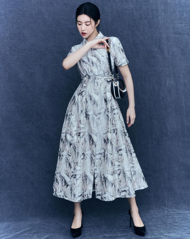 Outfit hangout ala Go Youn Jung. Foto: Instagram.com/goyounjung Outfit hangout ala Go Youn Jung. Foto: Instagram.com/goyounjung