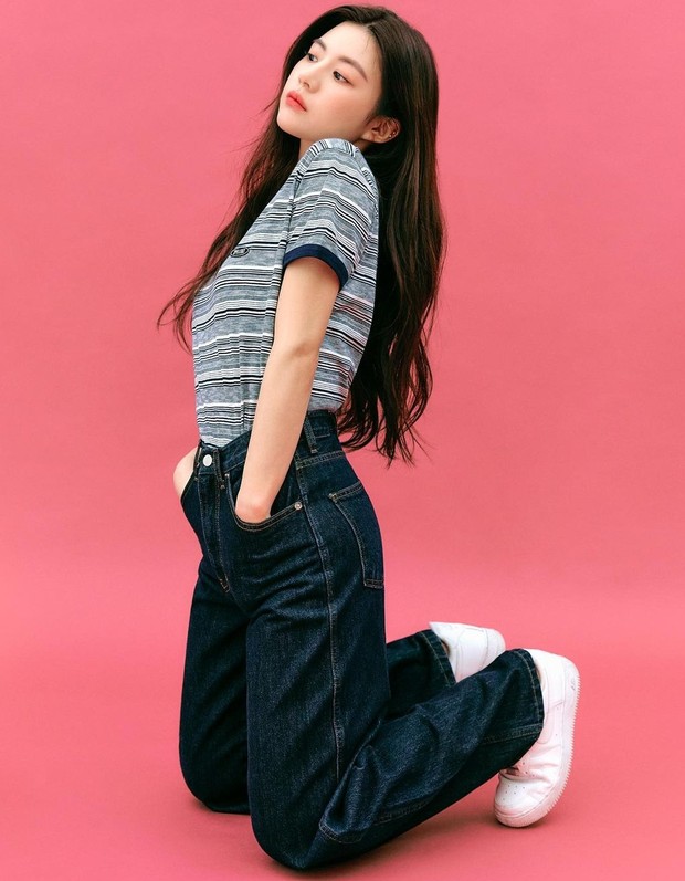 Outfit hangout ala Go Youn Jung. Foto: Instagram.com/goyounjung Outfit hangout ala Go Youn Jung. Foto: Instagram.com/goyounjung