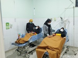 Kesaksian Siswi MTsN 1 Kediri Tergencet Mobil-Bus di Gresik: Kami Terjepit!