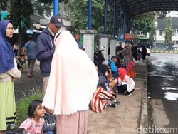 Bus Terlambat Datang, Penumpang di Terminal Ciamis Telantar