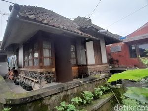 Rumah Bestong Tempo Dulu Sumedang yang Lestari Rumah Bestong Tempo Dulu Sumedang yang Lestari
