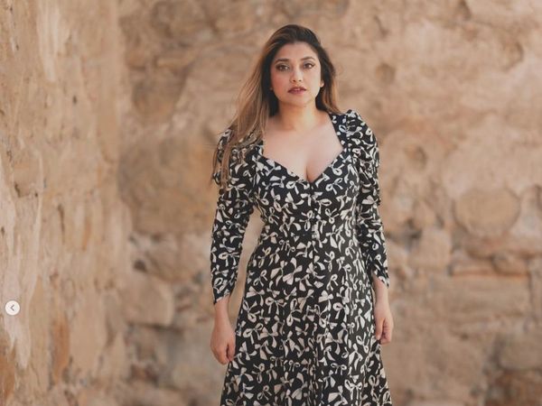 Dear Sarah Azhari, Netizen Indonesia Rindu