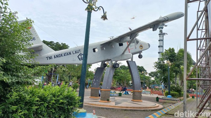 tempat rekreasi di alun-alun lamongan