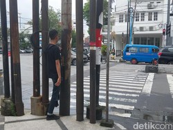 Usai Kloset, Tiang Semrawut Kayutangan Bikin Warga Kota Malang Tercengang